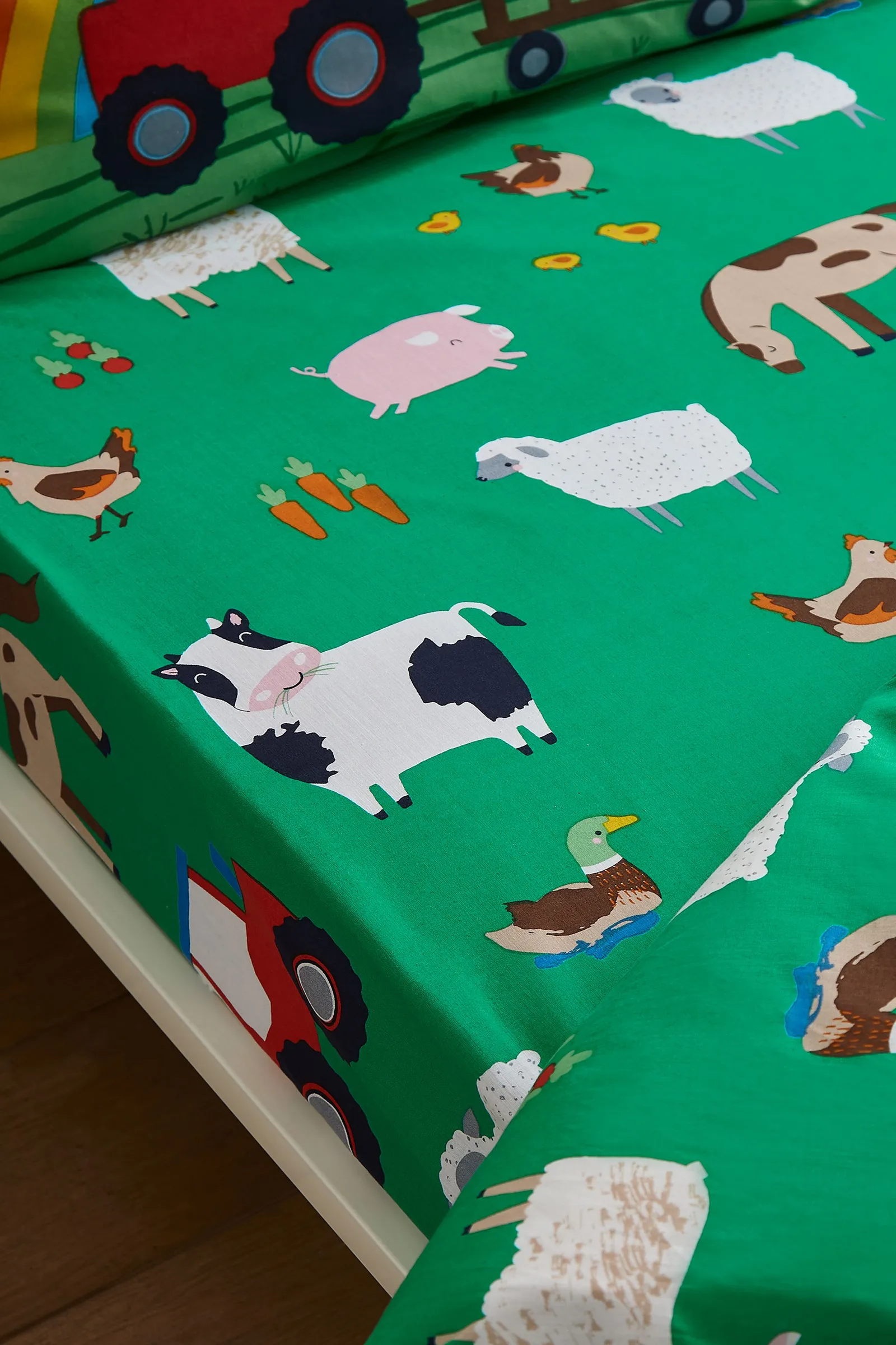 Catherine Lansfield Farmyard Animals' Fitted Sheet in Green 1
