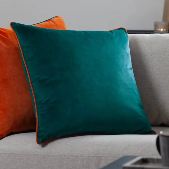Furn. Square Cushion 1