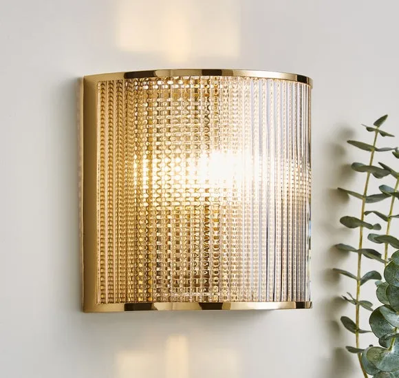Kruze Wall Light