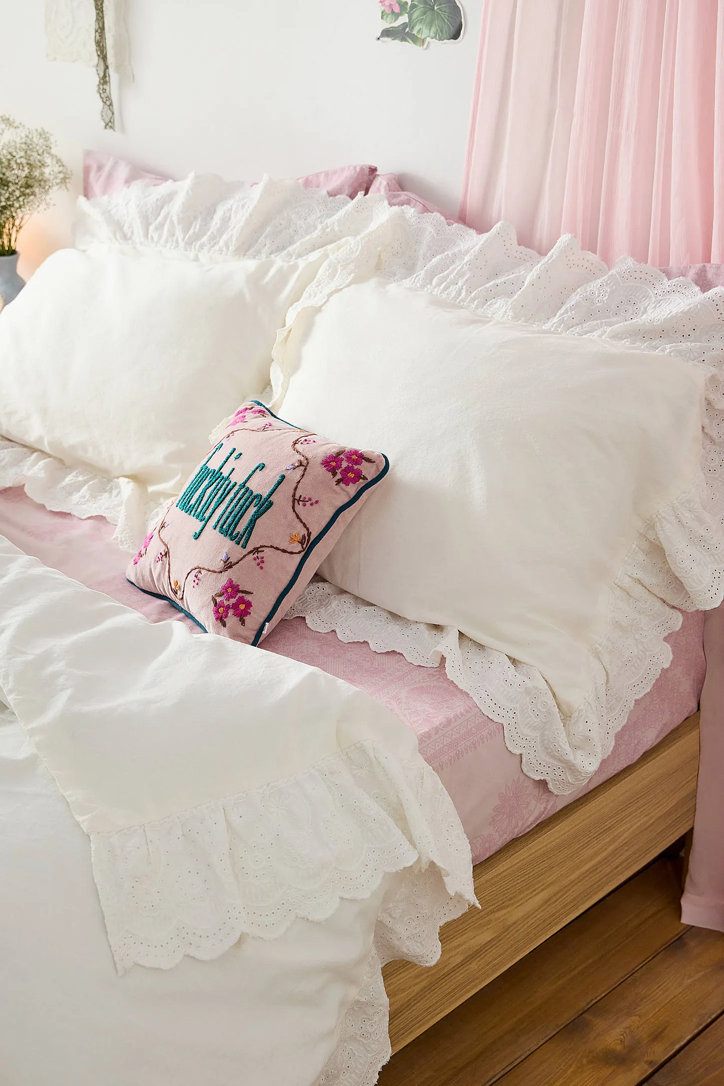White Lace Ruffle Duvet Set - White 4