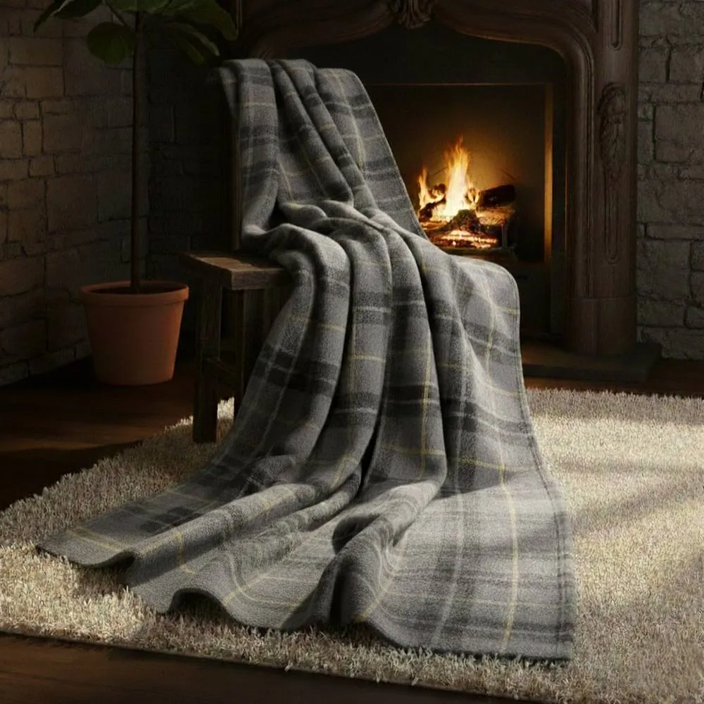 Snug City Tartan Check Soft Feel Print Christmas Throw Blanket Home Decor Gift in Grey