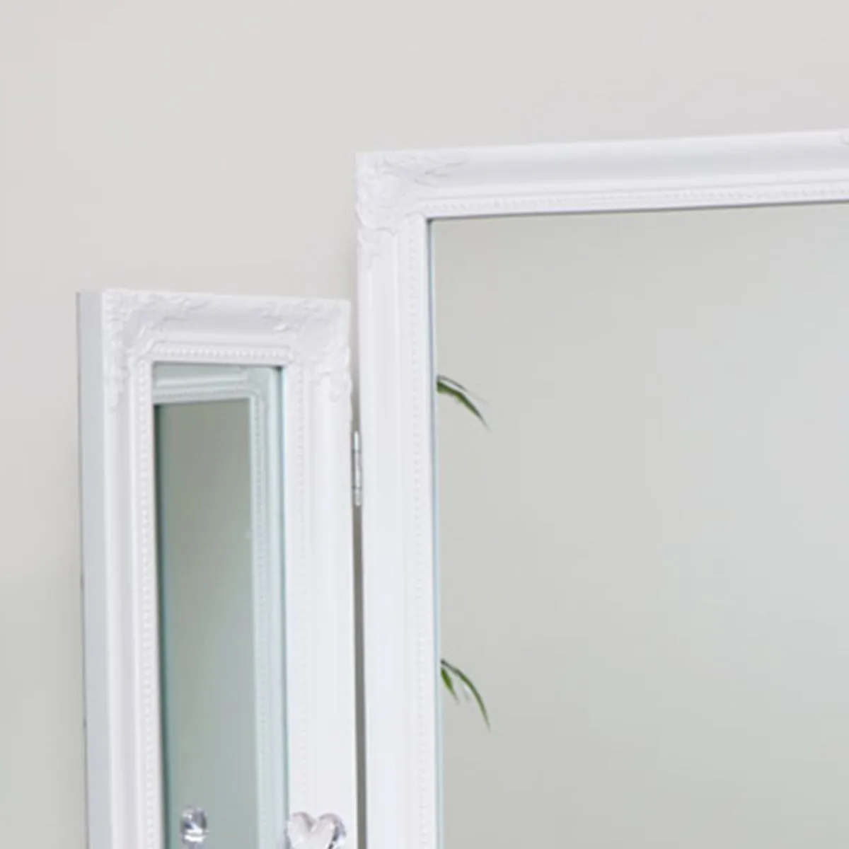 Melody Maison Ornate White Vintage Triple Dressing Table Mirror - 55cm X 74cm 4