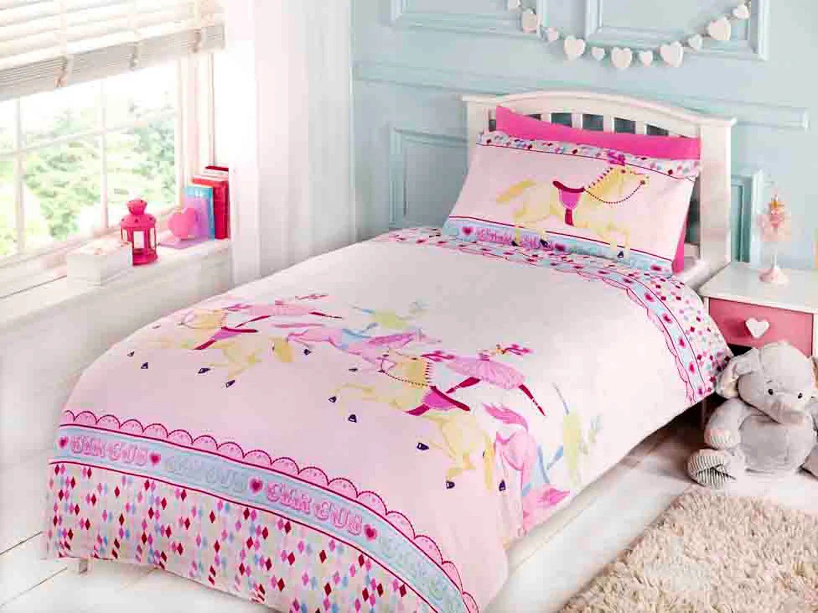 Rapport Home Show Time Duvet Cover Set with Pillowcase in Light Pink