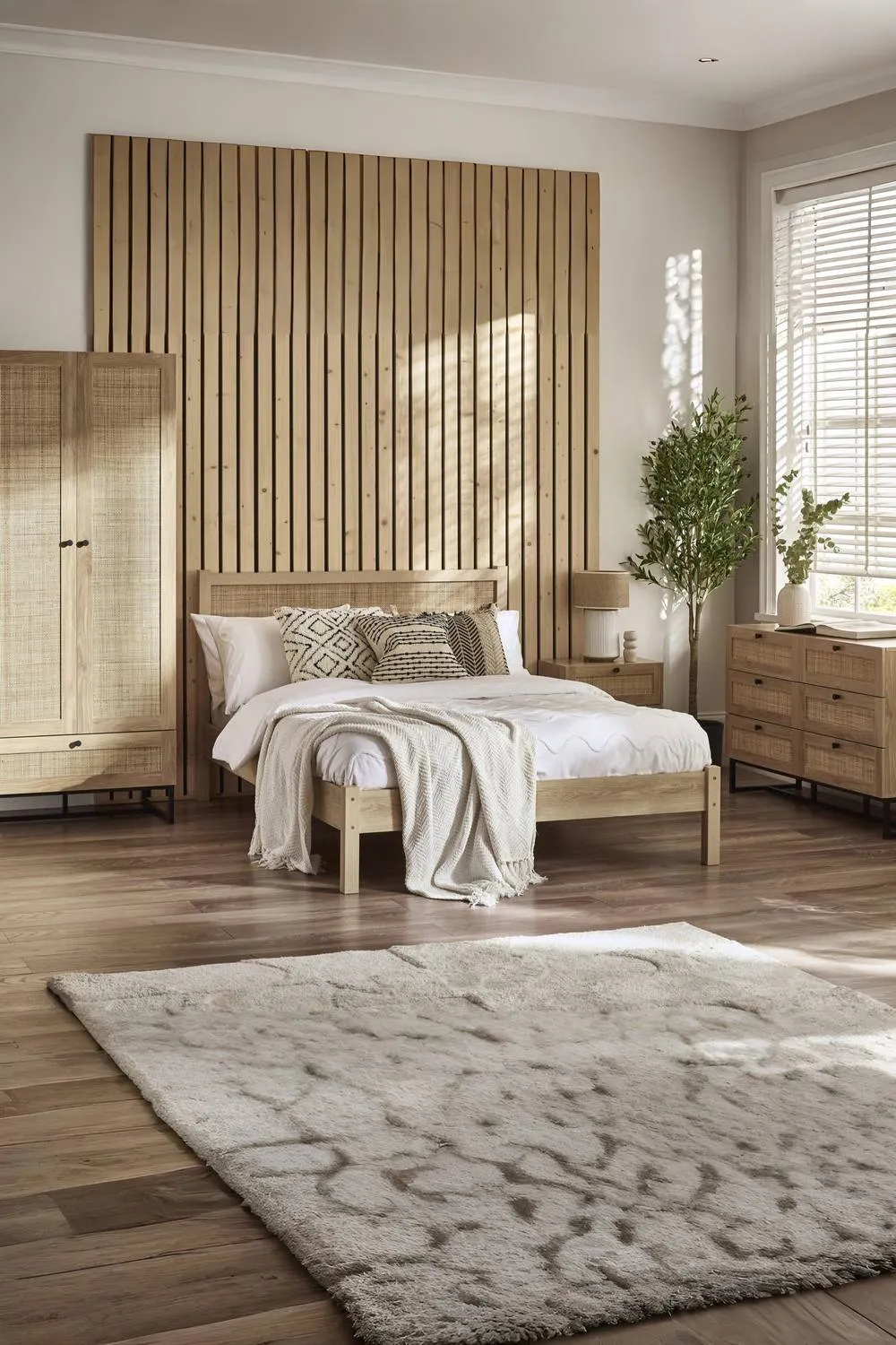 Julian Bowen Padstow Rattan Effect Bed in Natural 2