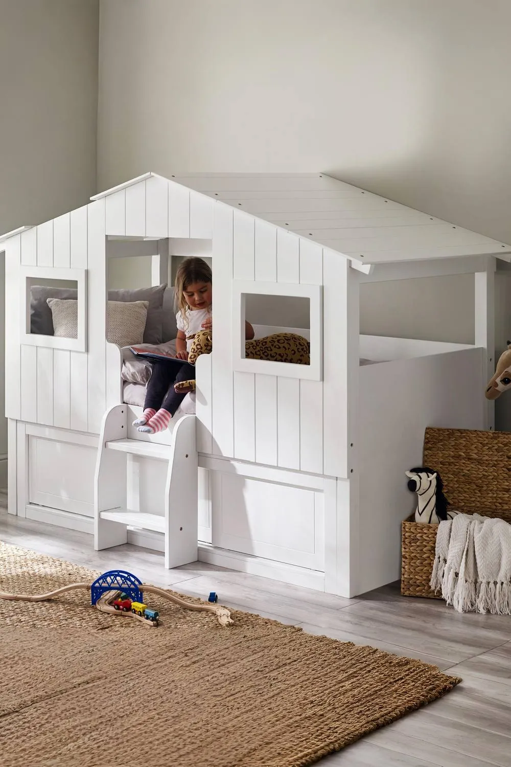 Julian Bowen Acorn Single White Treehouse Midsleeper Bed with Storage 2