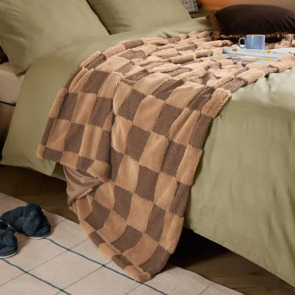 Furn Fur Boucle Check Throw Chocolate Truffle 140 X 180Cm, Brown