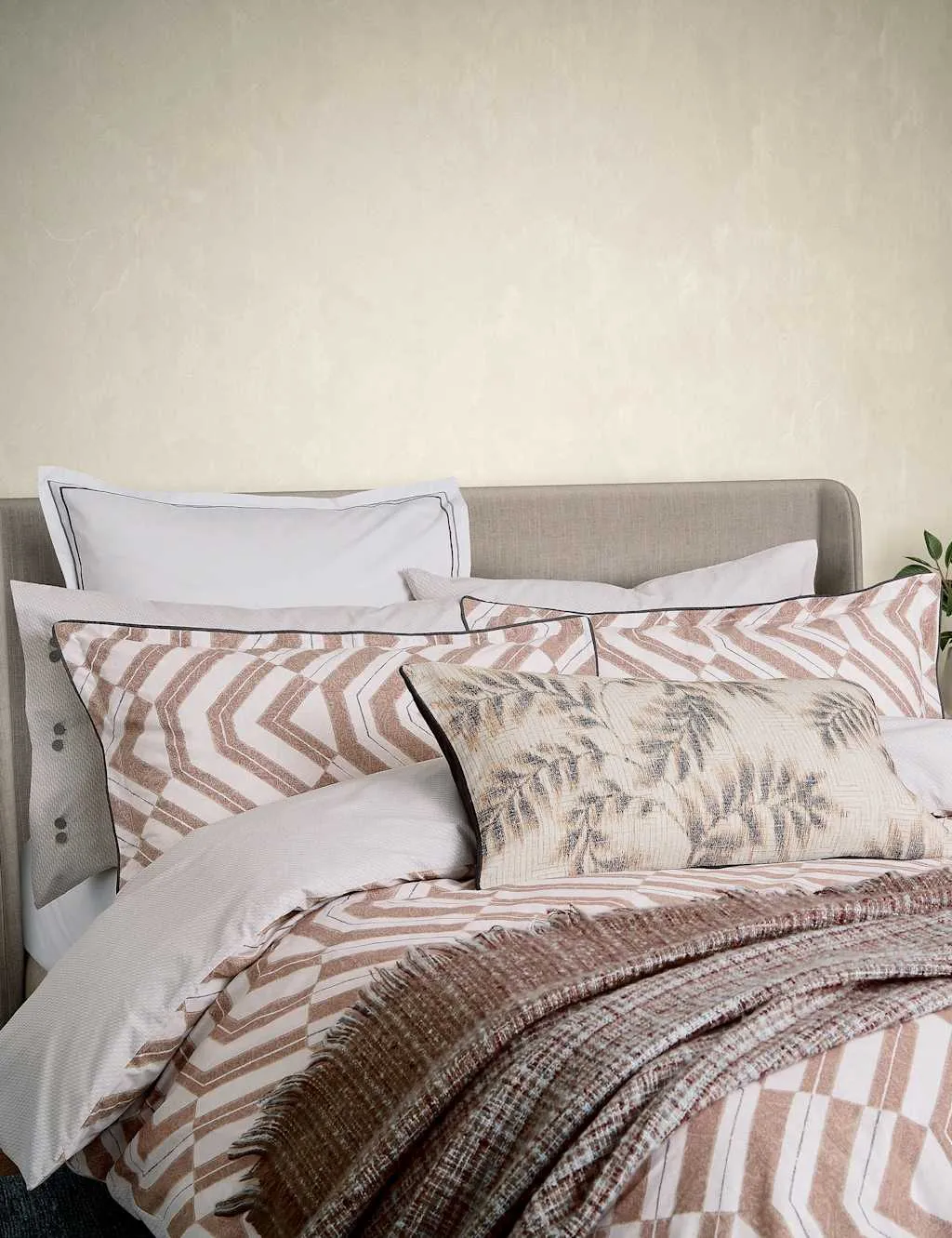 Bedeck of Belfast 2 Pack Pure Cotton Osanna Pillowcases White Mix
