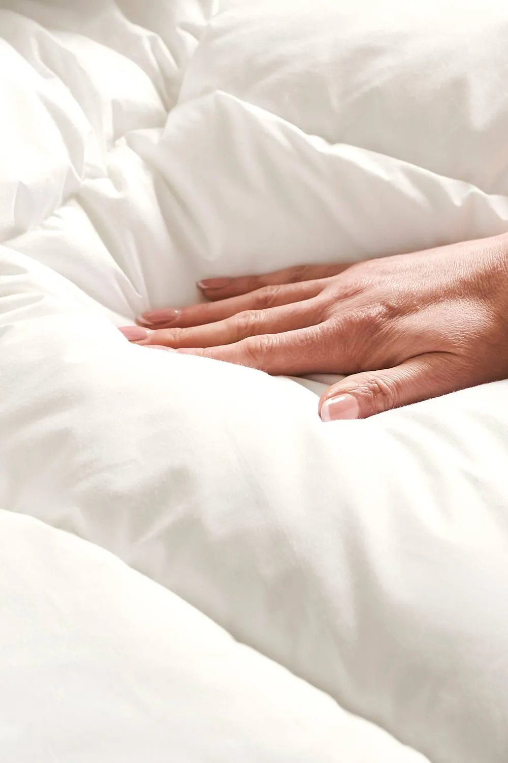 CHRISTY Classic Filled Non-Feather Summer 4.5 Tog Duvet in White 3