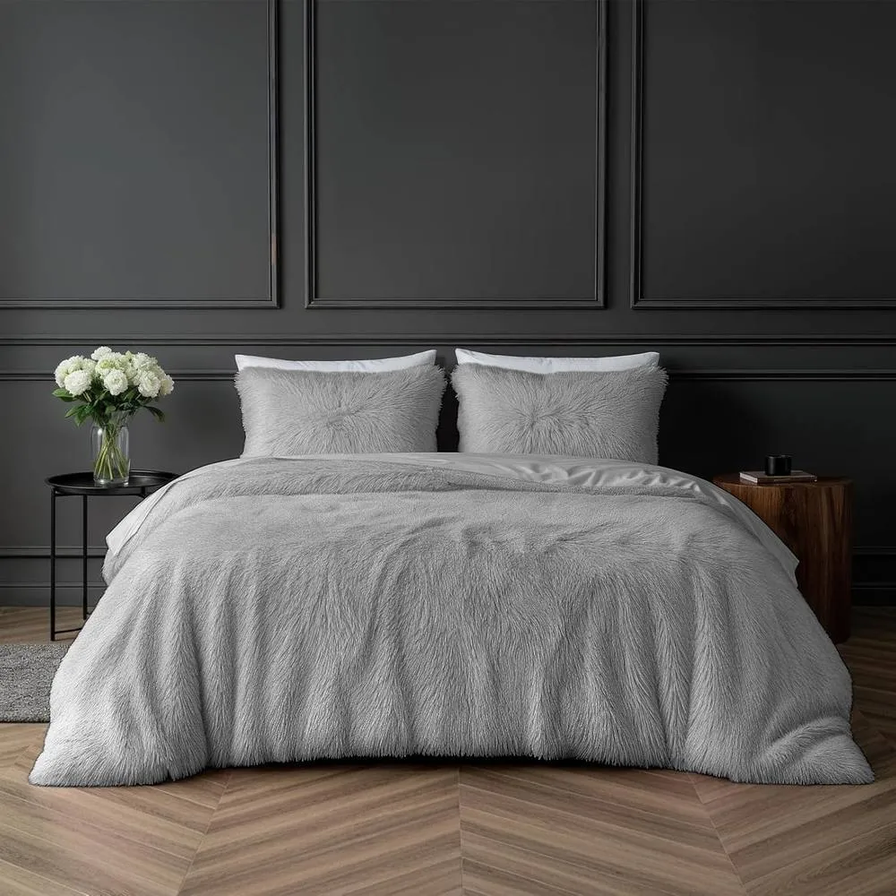 Smart Living Luxury Long Pile Faux Fur Duvet Cover with Pillowcases in Silver 1