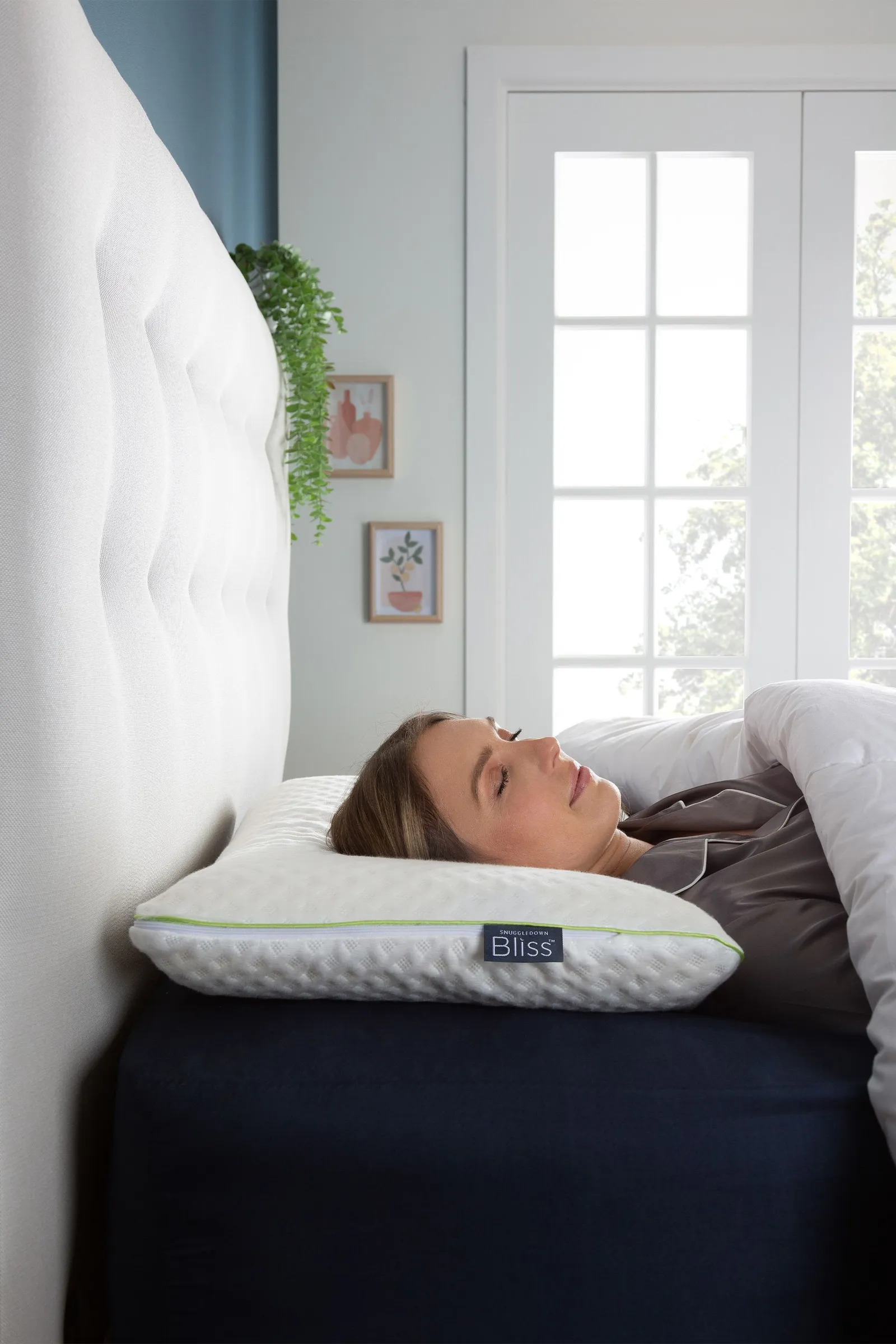 Snuggledown Single Bliss Bamboo Touch Memory Foam Back Sleeper Pillow in White 3