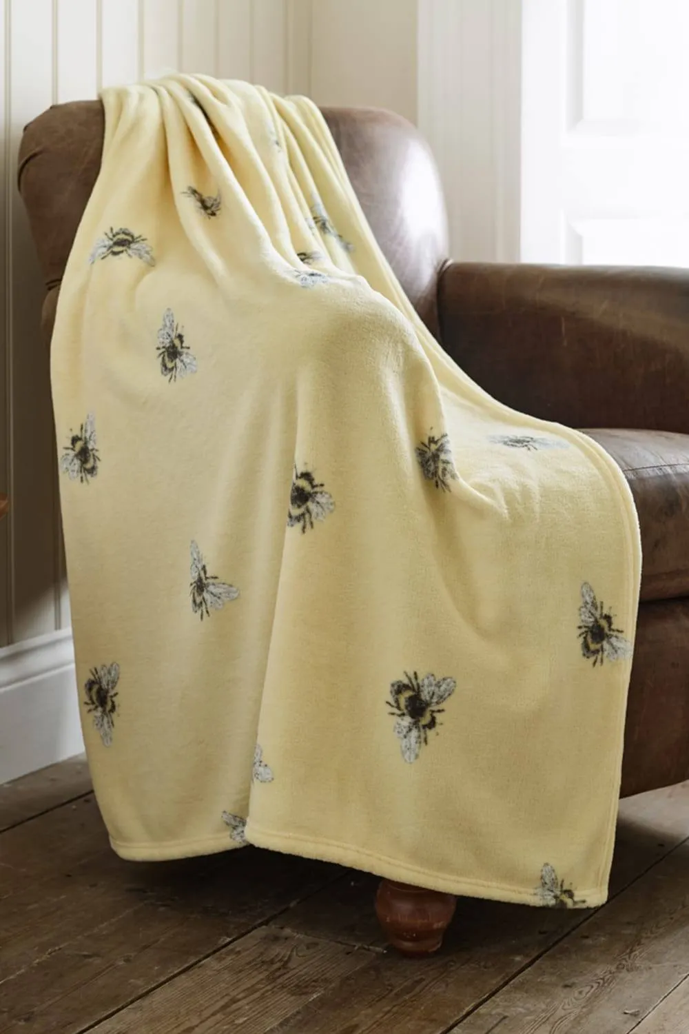 Deyongs Cozy Comforts Honey Bee Soft Fleece Printed Throw Blanket in Yellow