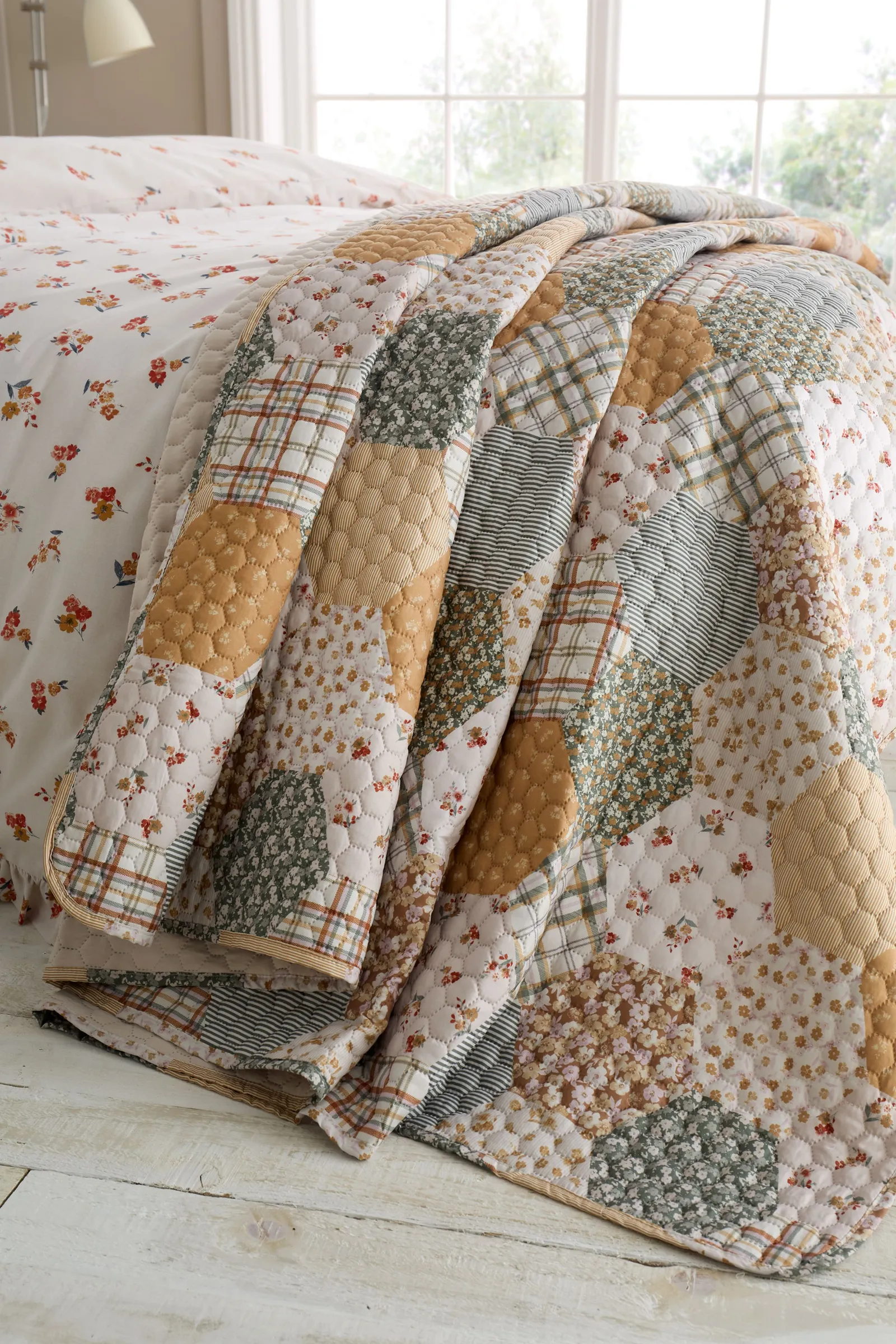 Catherine Lansfield 'Floral Patchwork' Quilted Bedspread in Natural 2