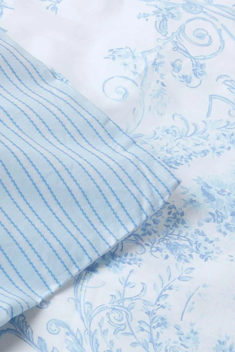 Homescapes French Toile Patterned Duvet Cover Set in Blue 5