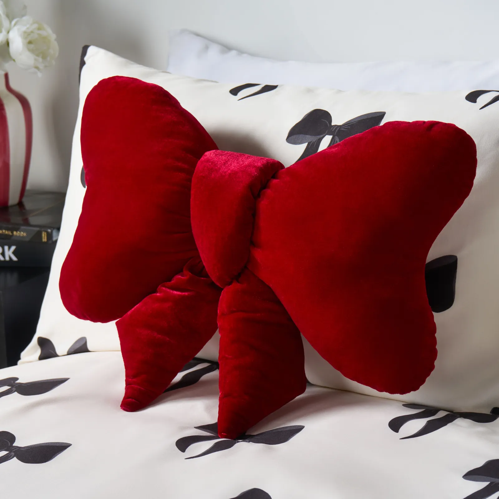 OHS Bow Shaped Velvet Scatter Cushion Xmas Decorative Plush Pillow in Red
