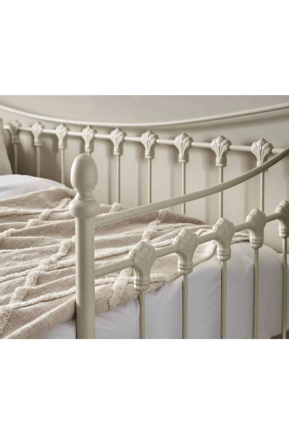 Julian Bowen Versailles Single Ivory Metal Daybed 6