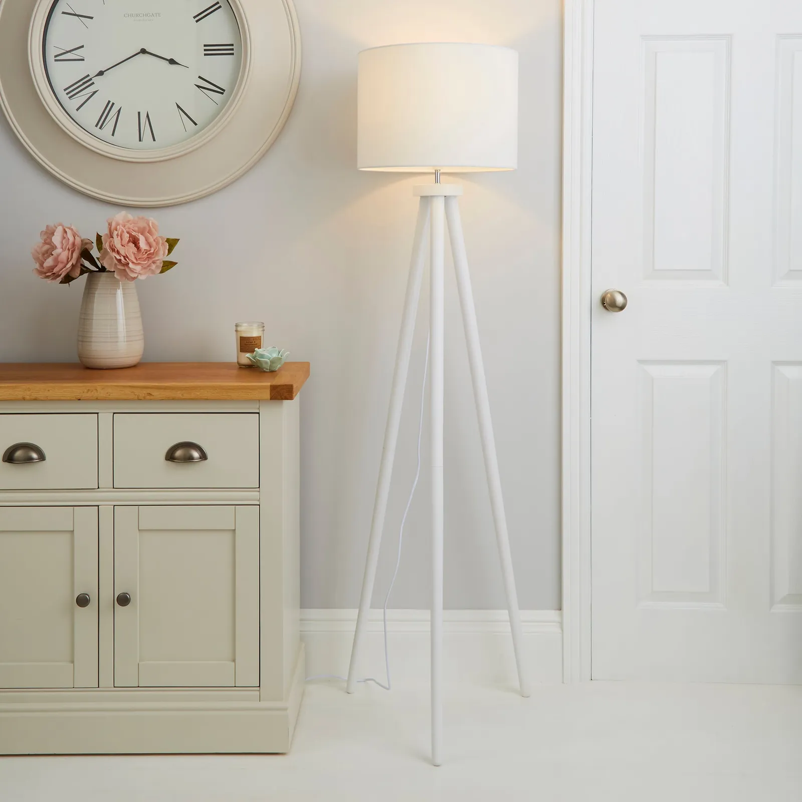 Jandia Wooden Tripod White Floor Lamp White