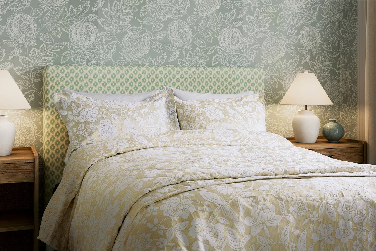 Sanderson 'Pyramus' Cotton Duvet Cover Set in Gold 2