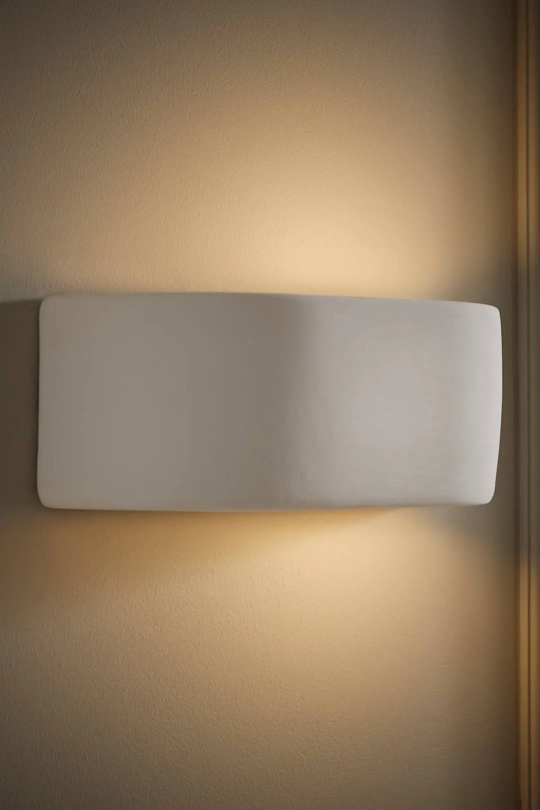 ValueLights Planter Paint Me White Indoor Wall Light