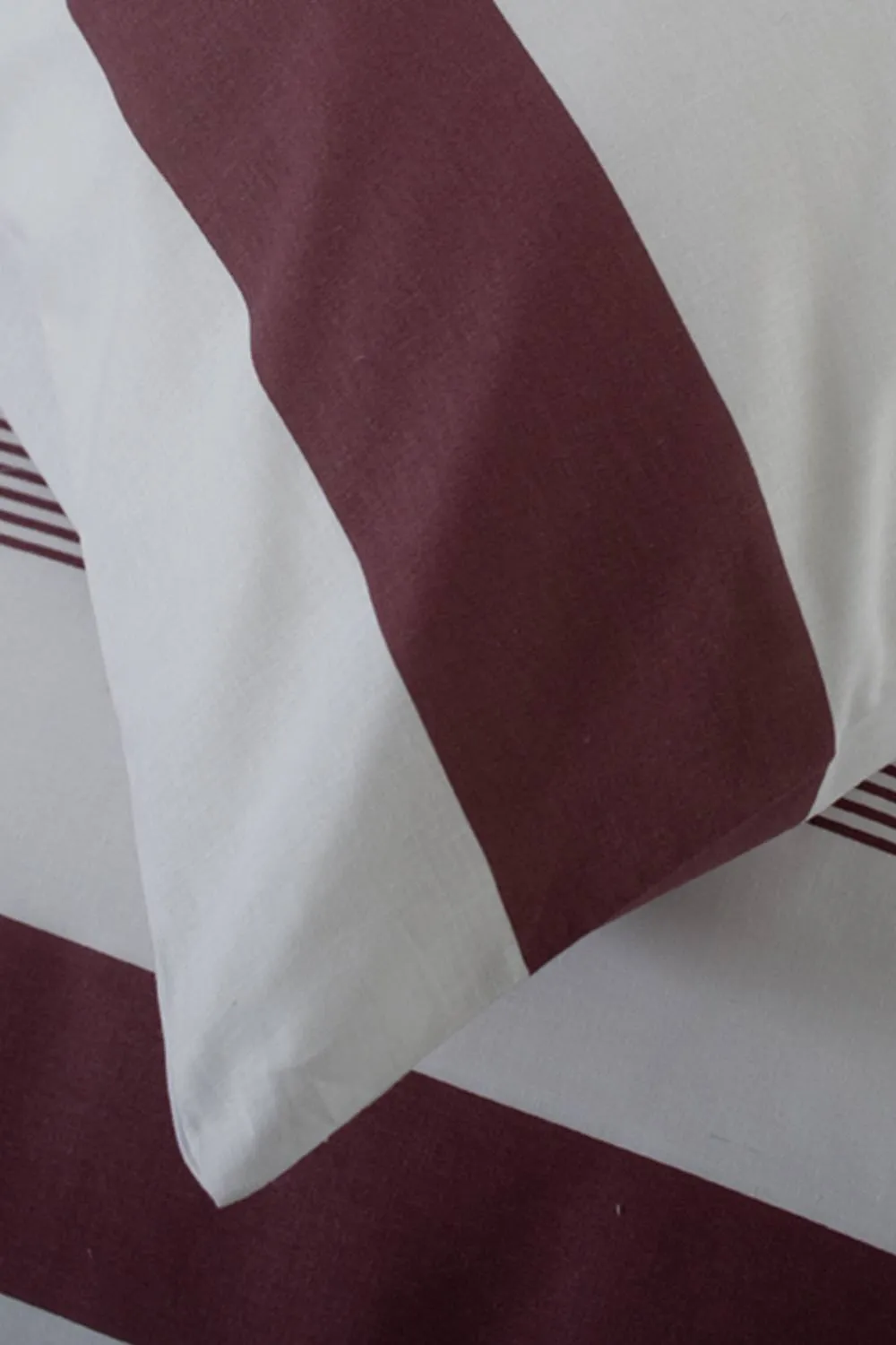 The Lyndon Company Next Level 100% Duvet Cover Set with Cuff Detailing in Burgundy 5