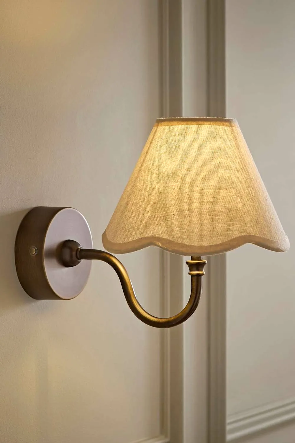 ValueLights Lowe Pair Scallop Flower Shade Metal Portable Rechargeable Wall Light in Bronze