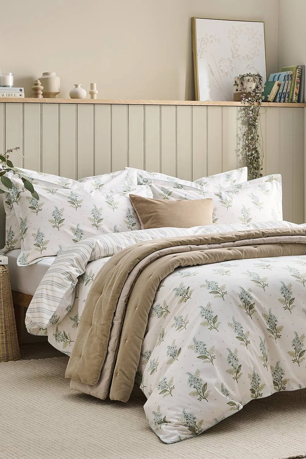 CHRISTY 'Blossom' Floral Striped Reversible Cotton Percale Duvet Cover Set in White