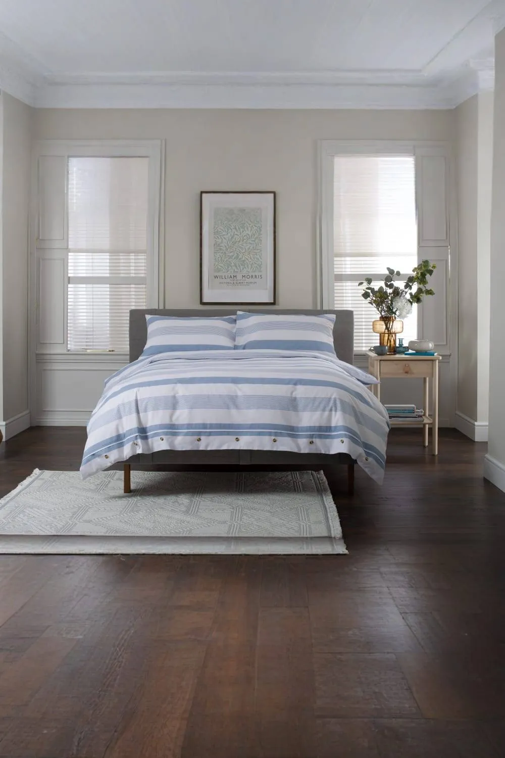 The Lyndon Company Next Level 100% Duvet Cover Set with Cuff Detailing in Blue 1