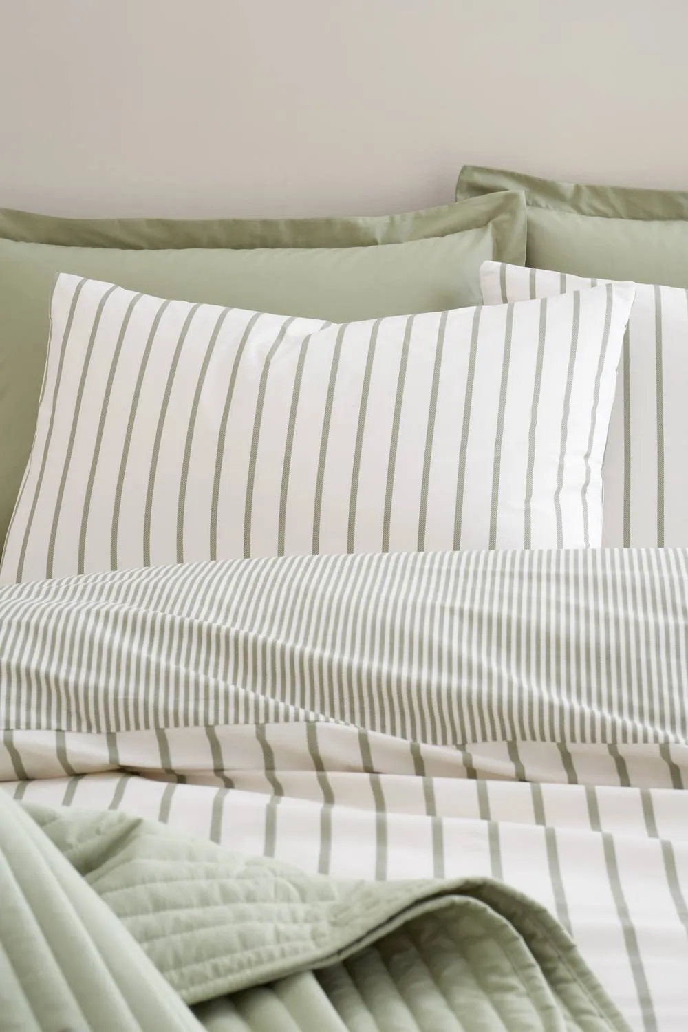 Bianca 'Hampton Stripe' 200 Thread Count Cotton Reversible Duvet Cover Set in Green 3