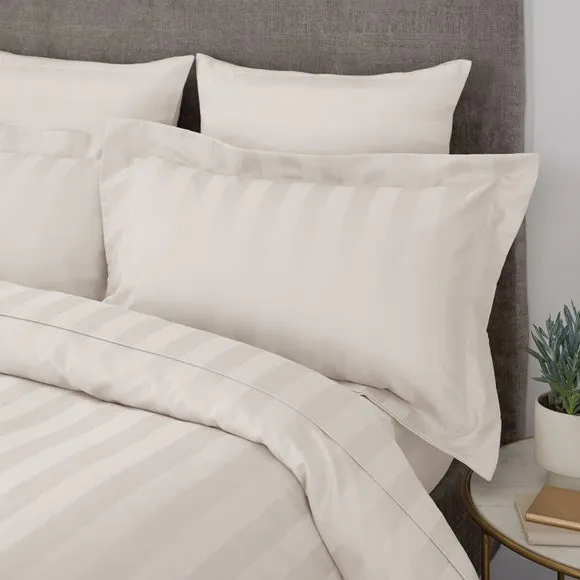 Hotel Stripe 230 Thread Count 100% Cotton Oxford Pillowcase