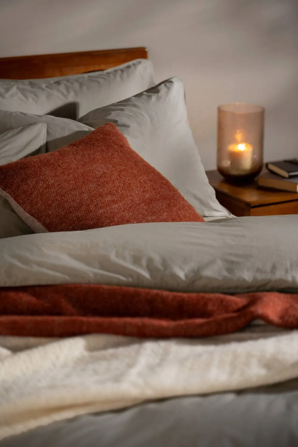 Soak&Sleep Mocha Stonewashed Cotton Housewife Pillowcase Pair in Natural 3