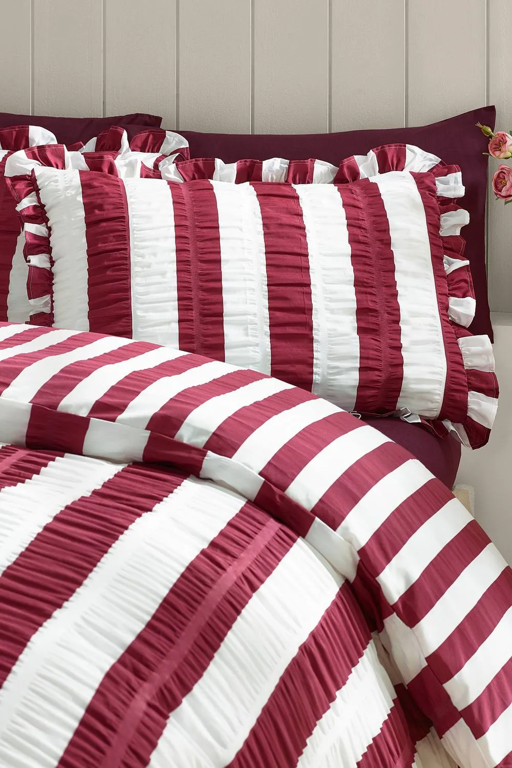 Catherine Lansfield 'Seersucker Frill Stripe' Duvet Cover Set in Plum 2