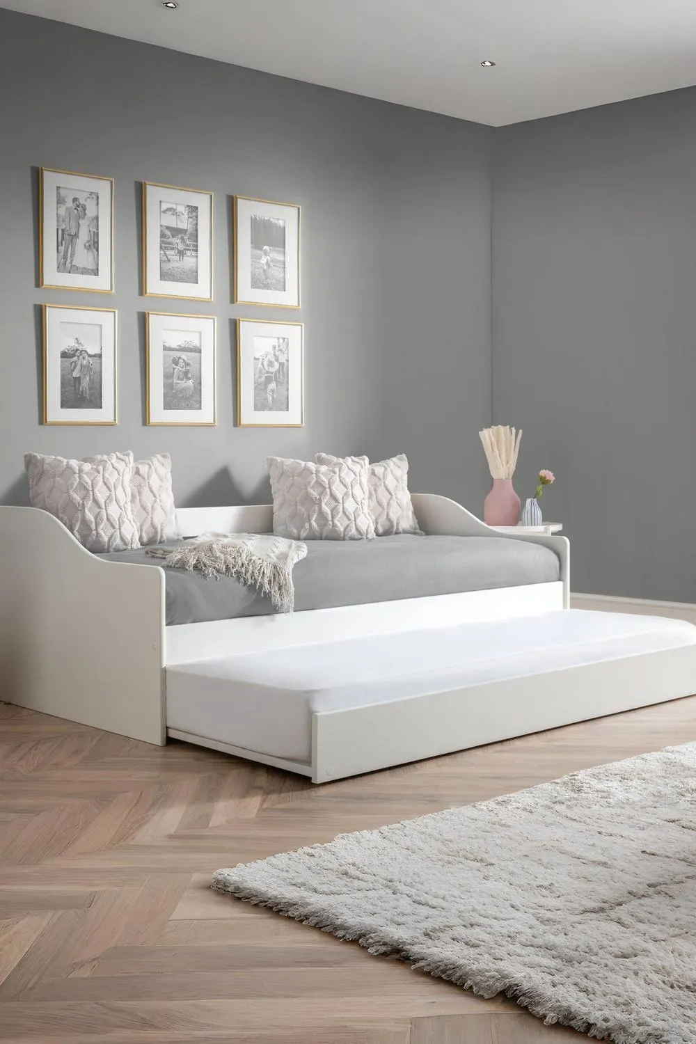 Julian Bowen Elba Daybed with pull-out Trundle in White 2