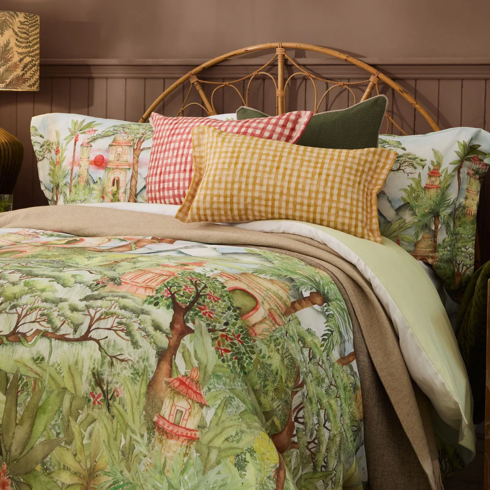 Voyage Maison Eden Ruins Printed 100% Cotton Duvet Cover Set in Green 2