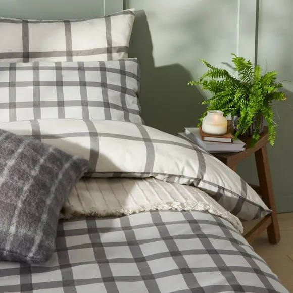 Riviera Canberra 144 Thread Reversible Duvet Cover & Pillowcase Set 2
