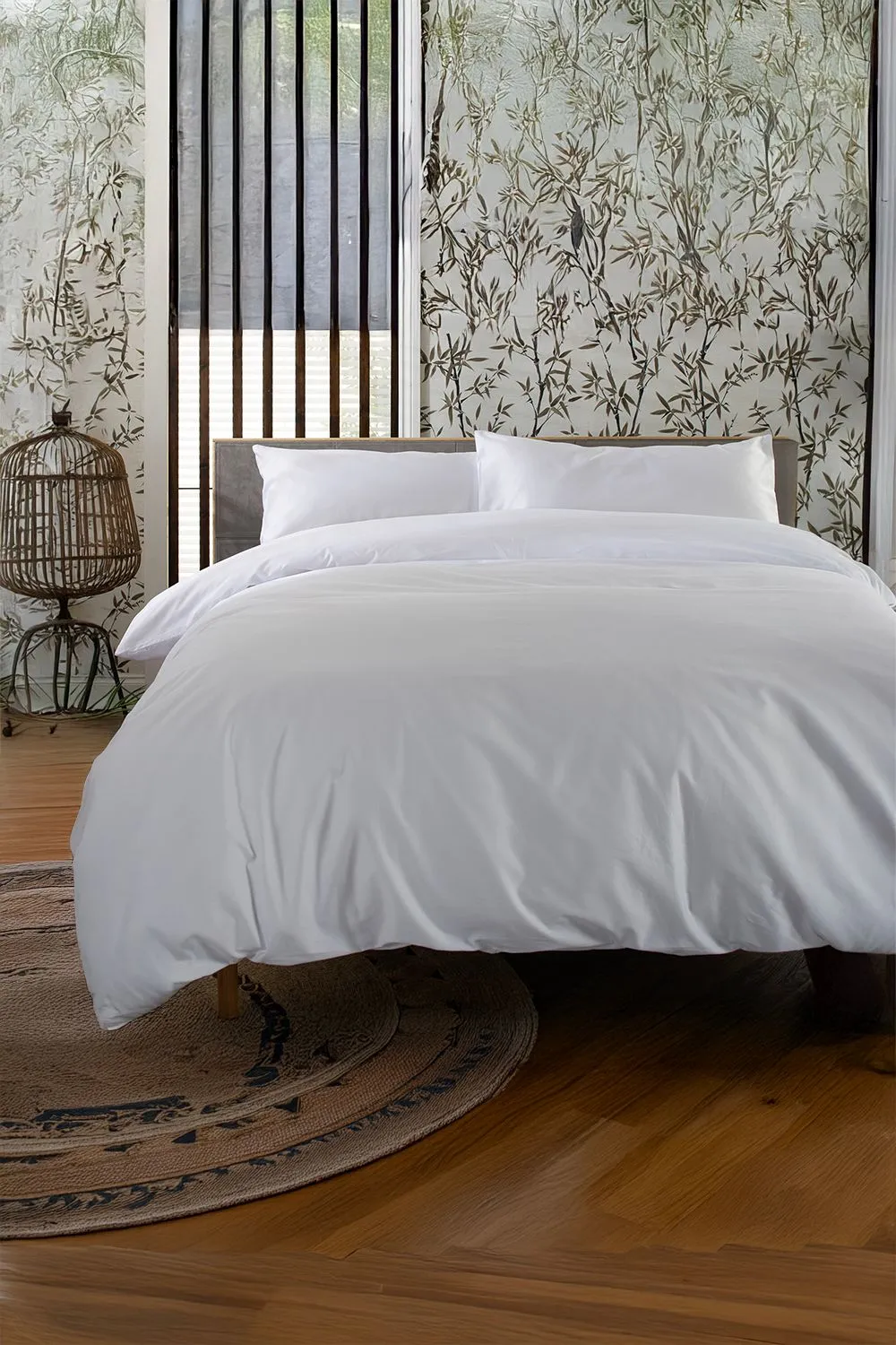 The Lyndon Company Luxury 100% Cotton 200 Thread Count Duvet Cover Set in White 2