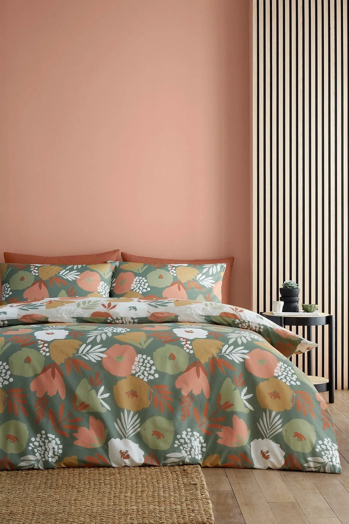 Fusion 'Yasmin' Abstract Floral Easycare Duvet Cover Set in Green 5