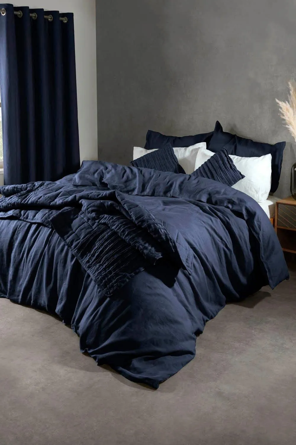 Lazy Linen 'Pure Washed Linen' Quilted Throw in Navy