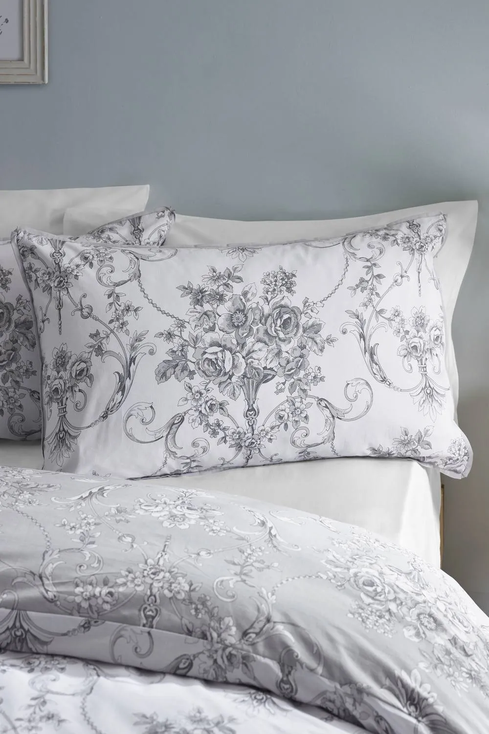 Catherine Lansfield 'Antoinette Damask' Reversible Duvet Cover Set in Grey 3