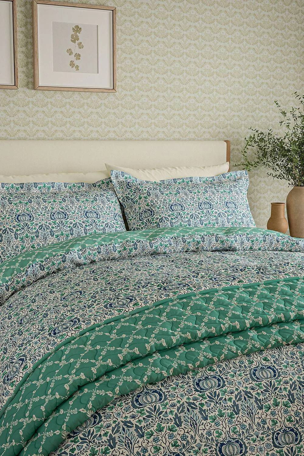 Morris & Co 'Little Chintz' Cotton Percale Duvet Cover Set 2