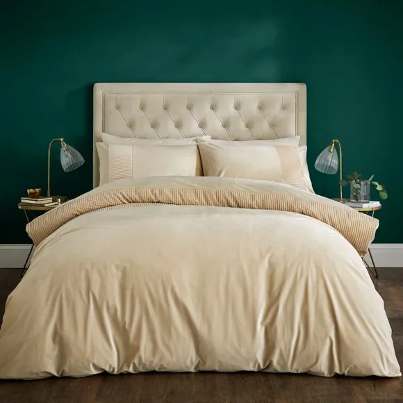 Liliana Pleated Luxury Velvet Duvet Cover and Pillowcase Set 1