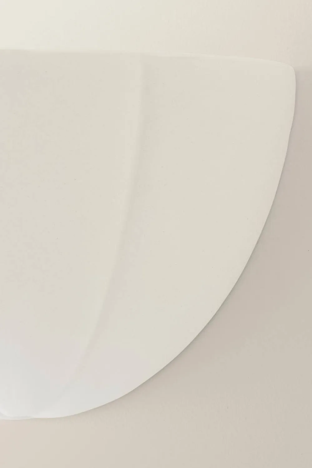 ValueLights Leonardo Scallop Curve Ceramic Flush Wall Sconce Light in Nude 5