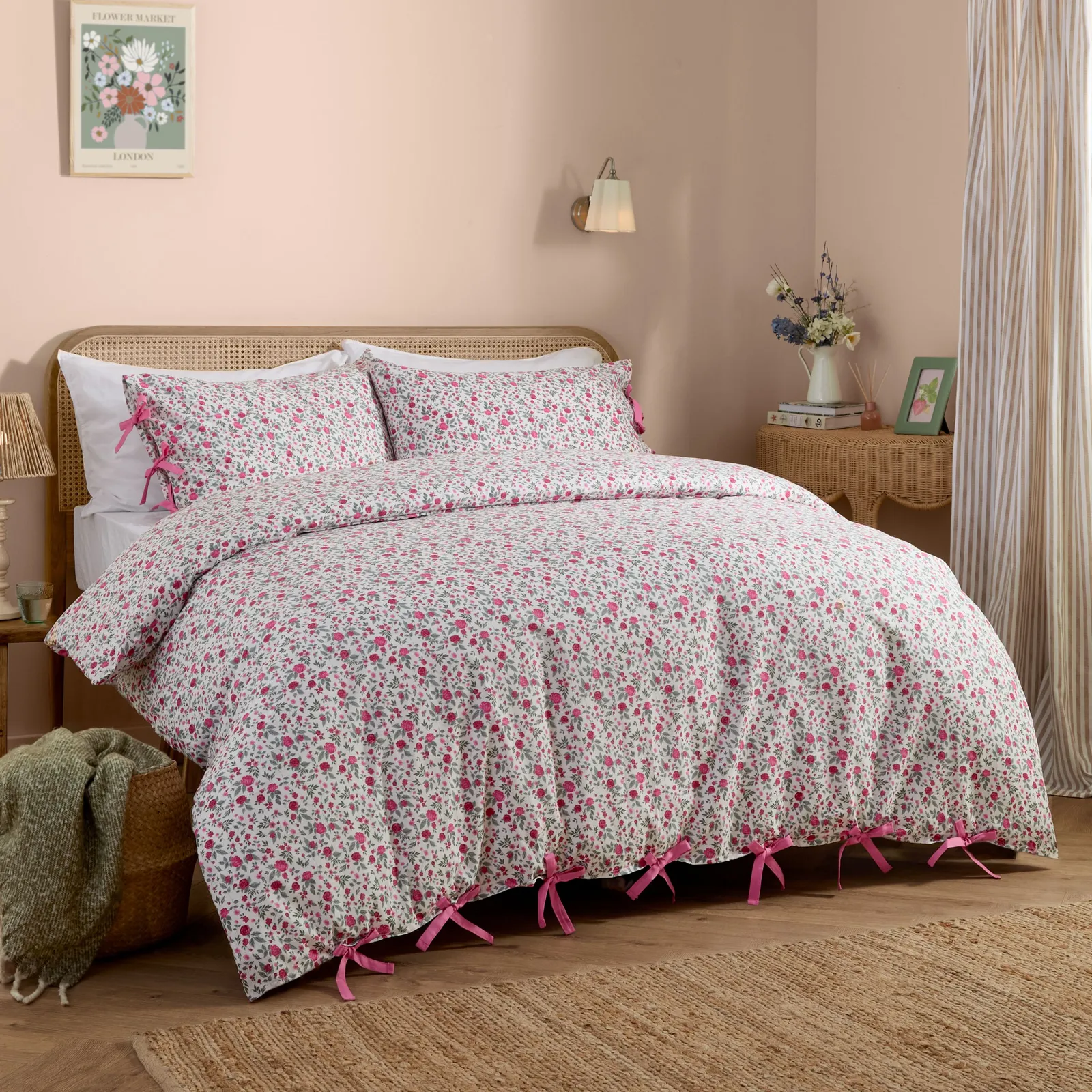 Wylder Hannah Floral 100% Cotton Duvet Cover Set in Pink 1