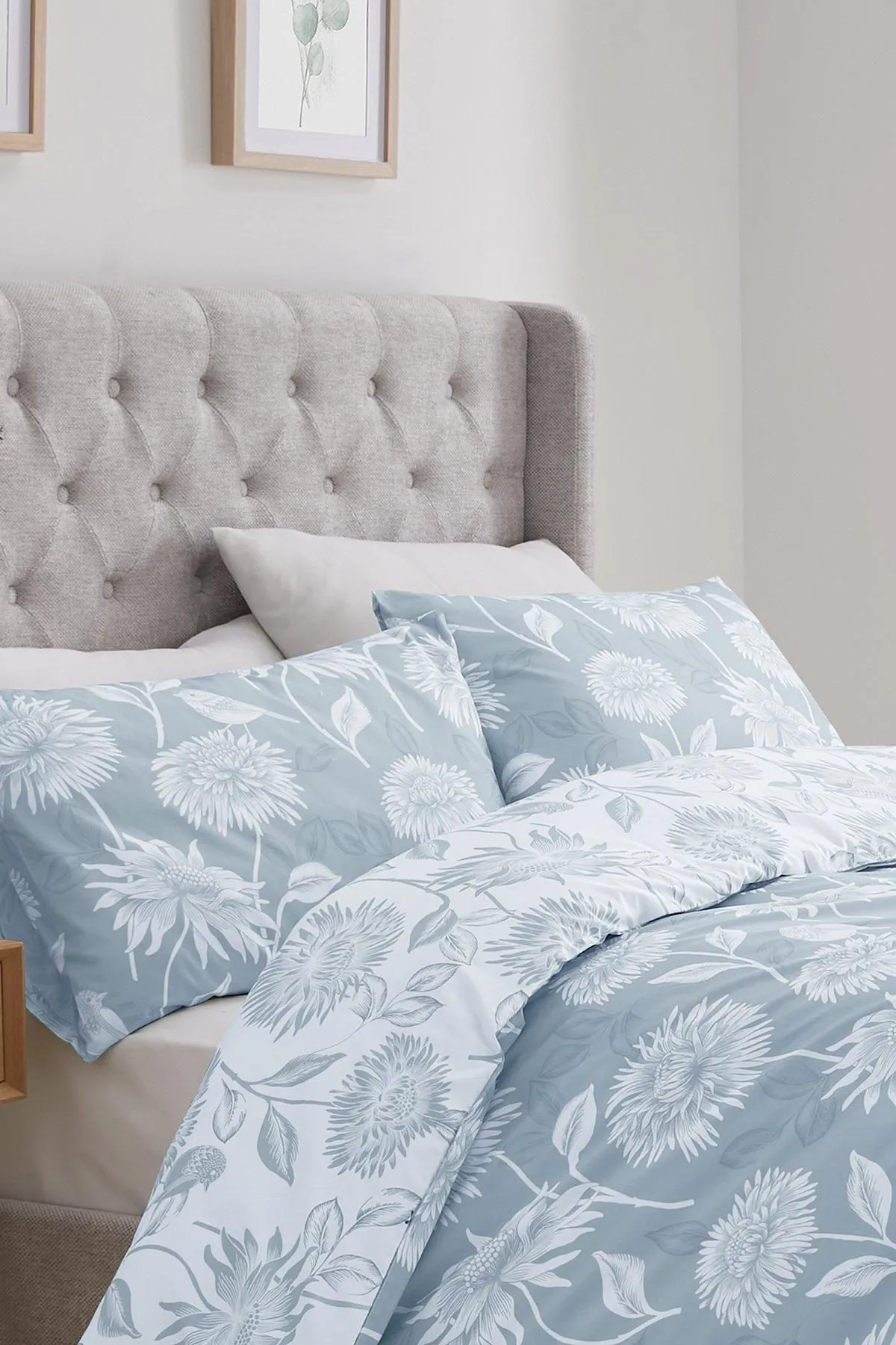 Dreams & Drapes 'Chrysanthemum' Easy Care Duvet Cover Set in Blue 2