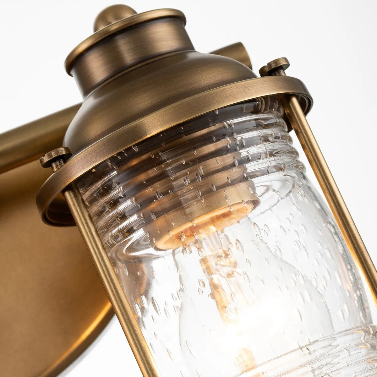 Netlighting Kichler Ashland Bay Wall Lamp Natural Brass IP44 in Yellow 4