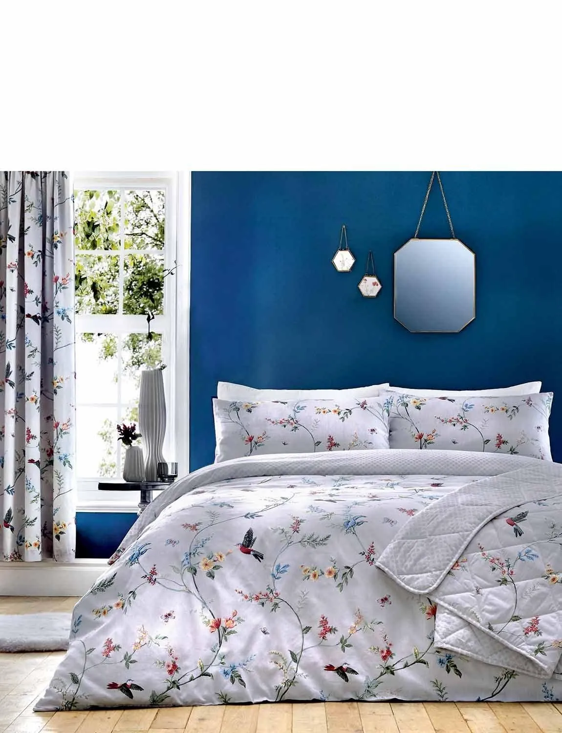 Chums Mansfield Duvet Floral & Flying Bird Quilt Set in Grey