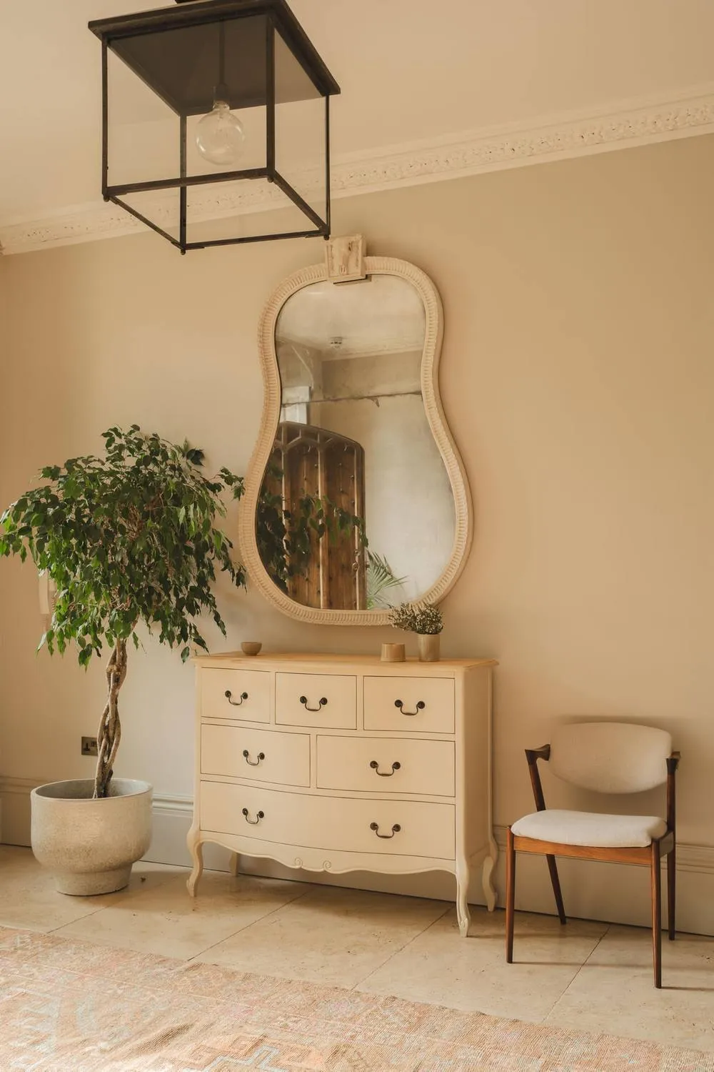 Statement Furniture Juliette Vintage Chic 6 Drawer Chest of Drawers in Ivory 4
