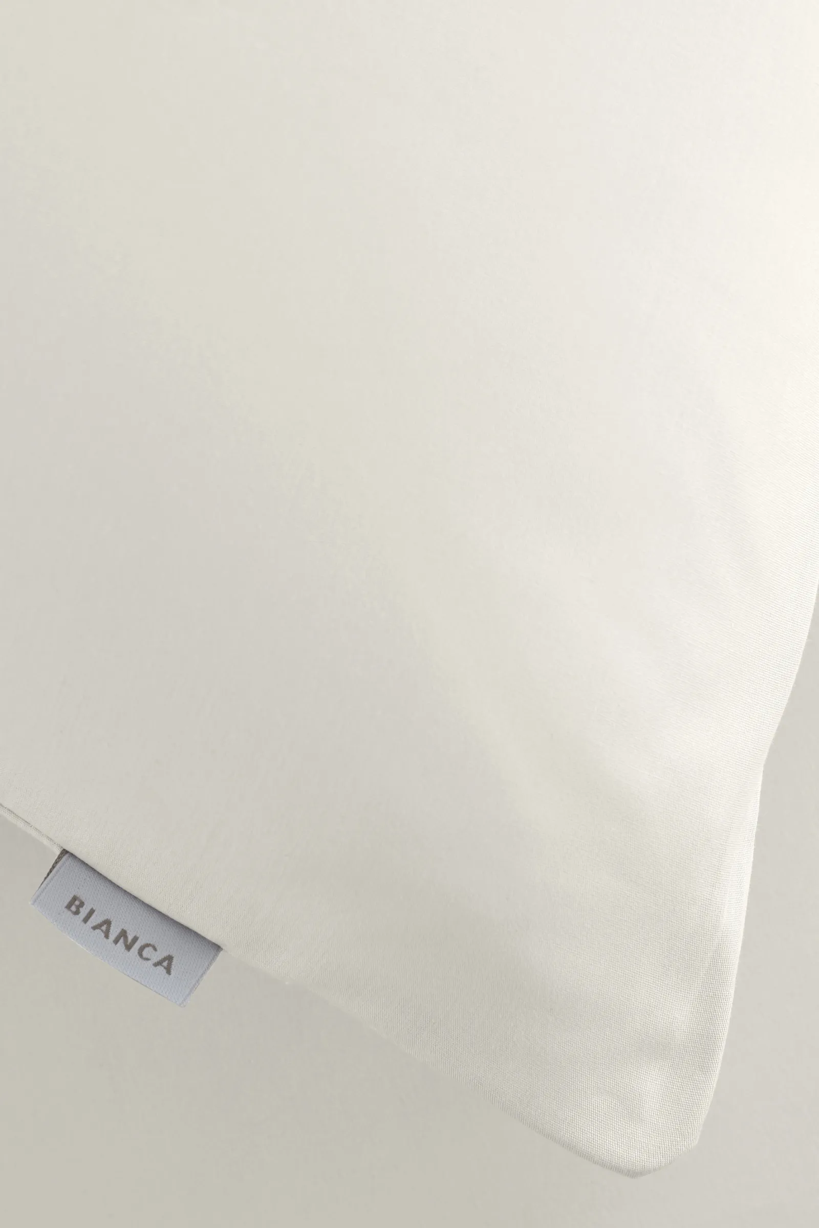 Bianca '200 Thread Count Cotton Percale' Standard Pillowcase Pair in Cream 3