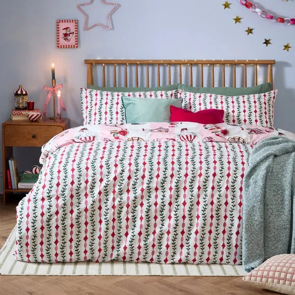 Furn. Passport To The North Pole Brushed Polycotton Duvet Cover & Pillowcase Set 2