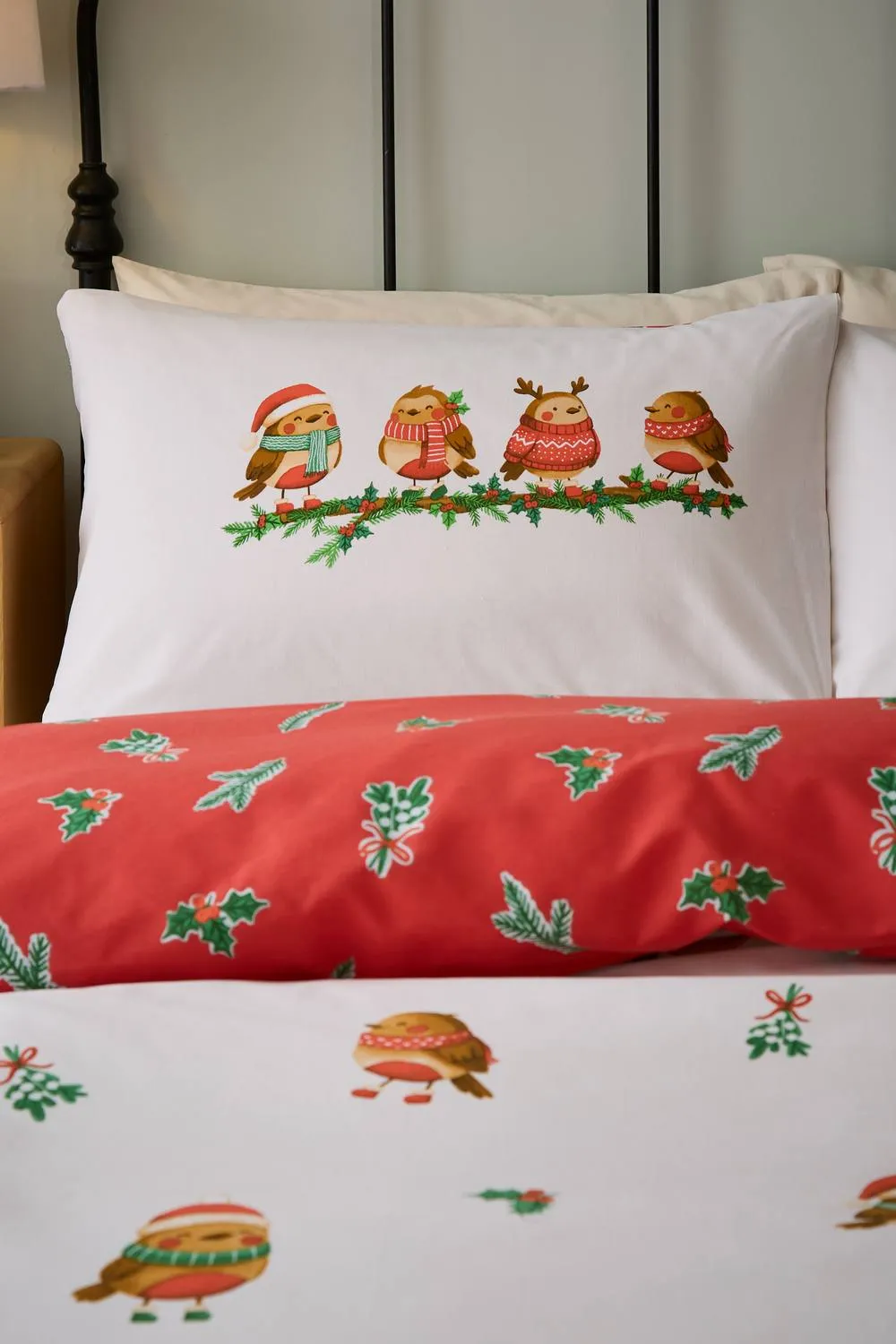 Catherine Lansfield Christmas Robins Reversible Duvet Cover Set in Red 3