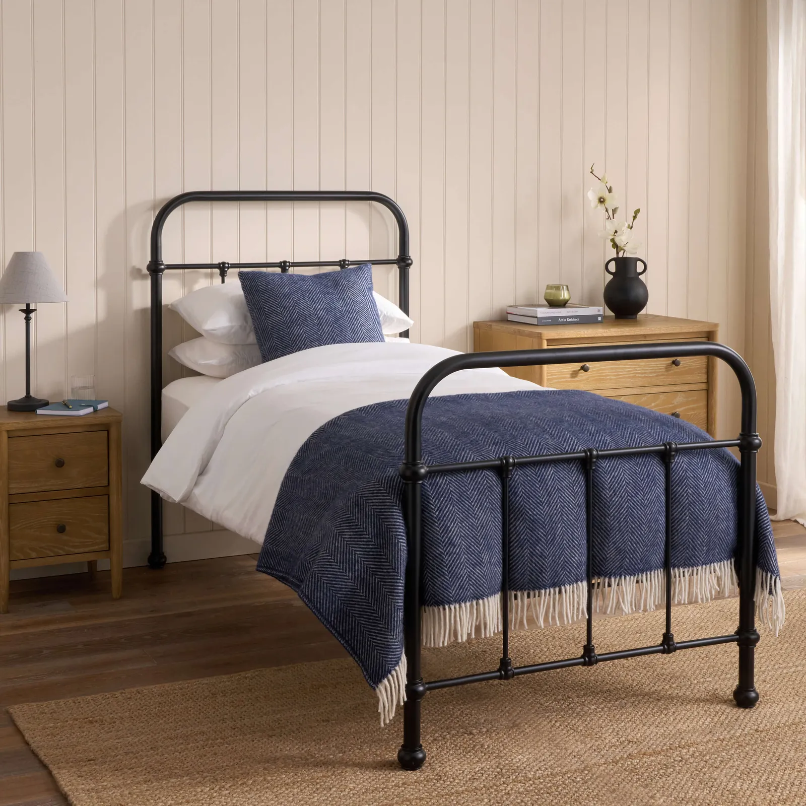 Oliver Bed Outlet, Single - Black