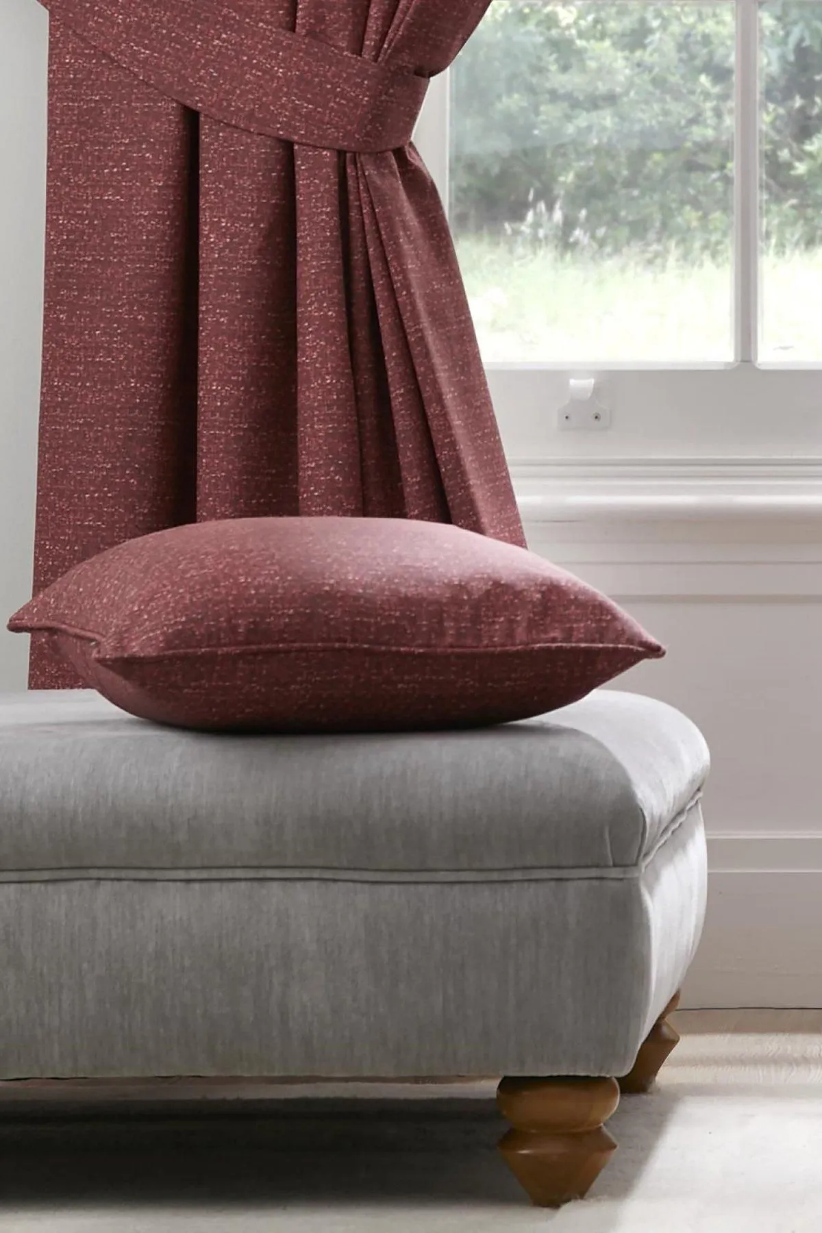Dreams & Drapes 'Pembrey' Textured Filled Cushion in Red 2